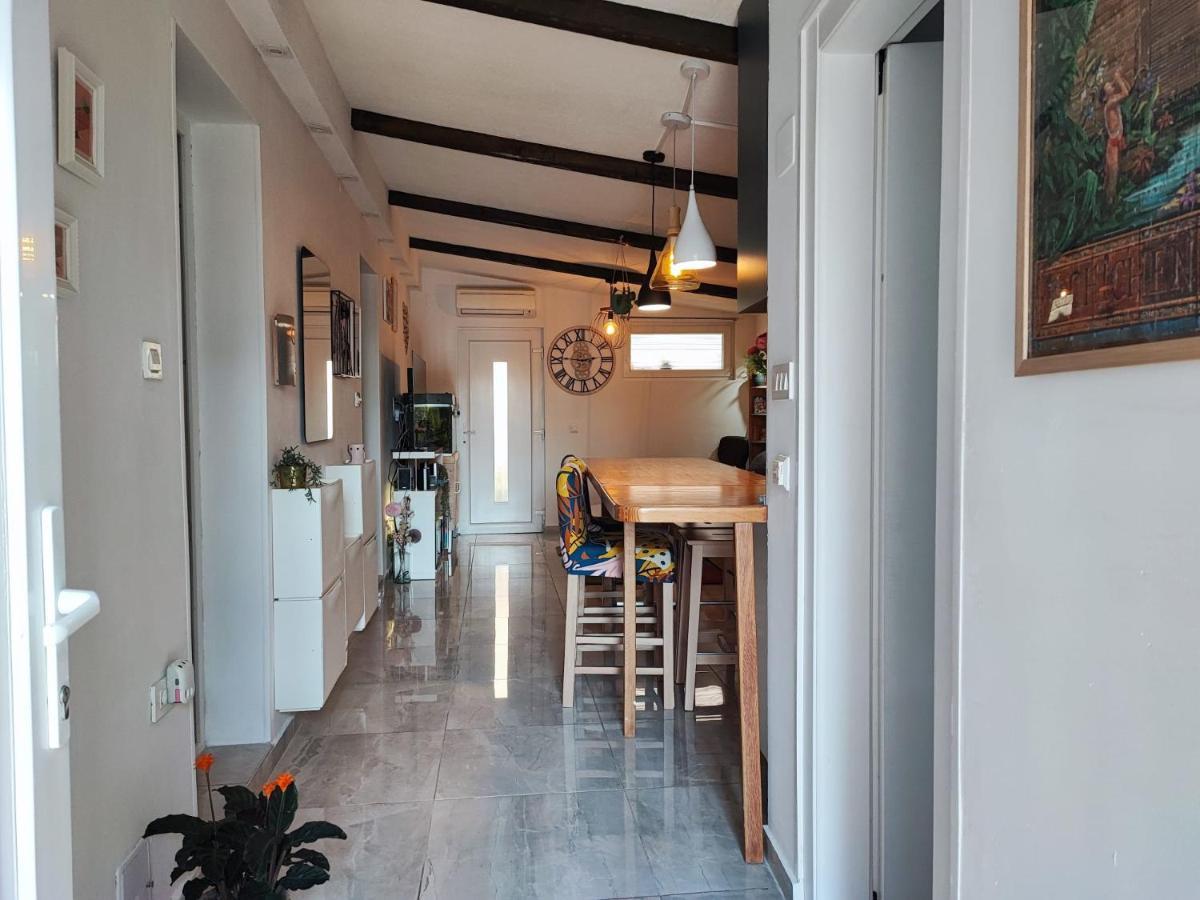 Apartman Two Bedroom Apartmant Marijano With Garden Zadar